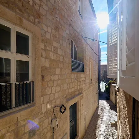 Dominium Premium Location Apartment